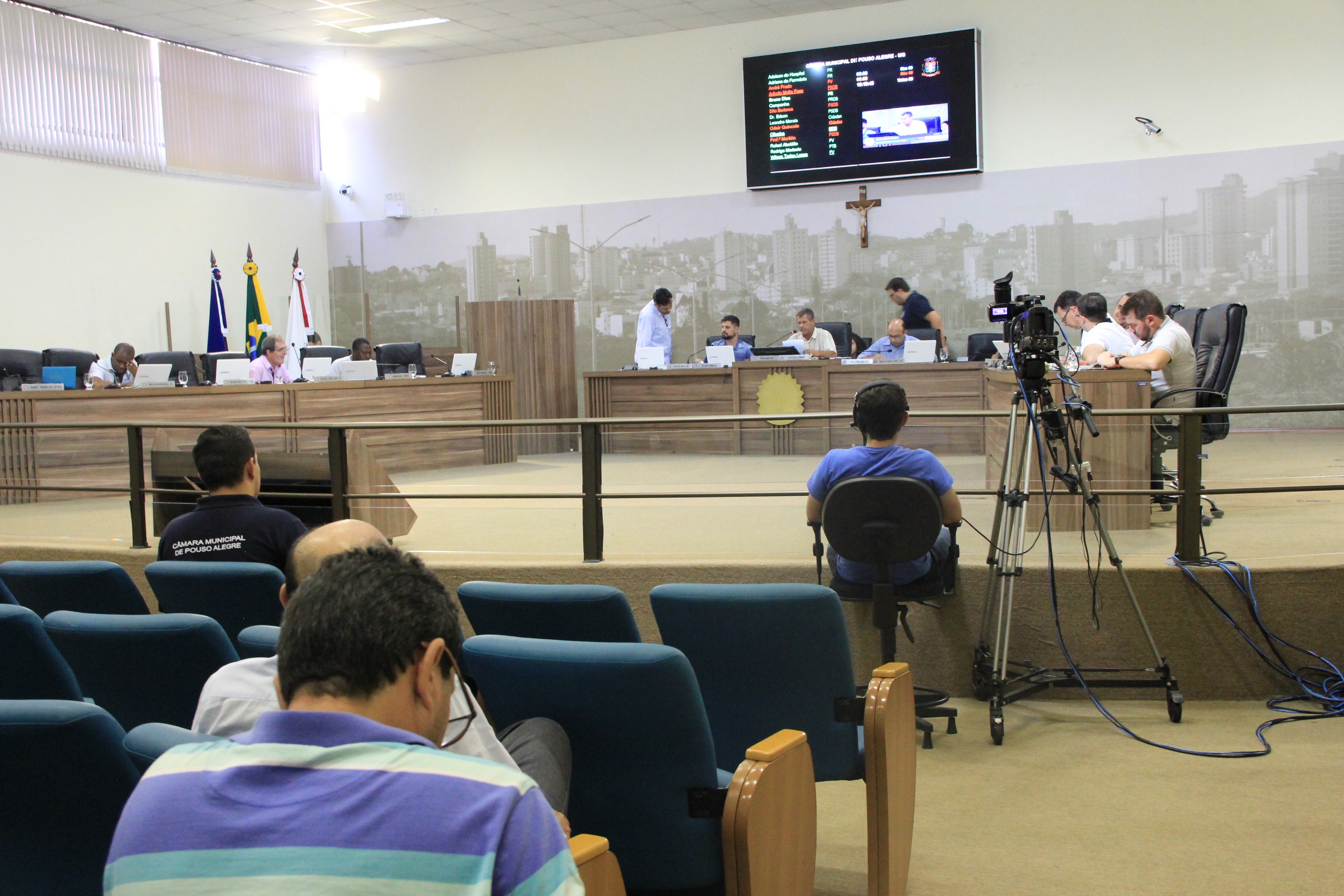 Imagem 1 da notícia: Vereadores aprovam isenção de ISSQN e garantem 350 novas vagas de emprego na cidade